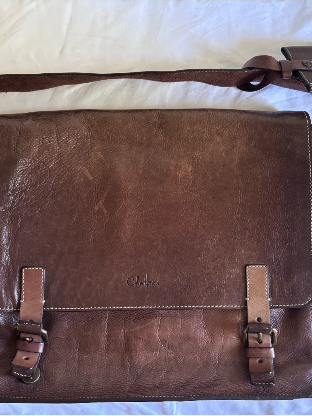 Cole Haan Brown Leather Messenger Bag magnetic buckle closure & adj strap